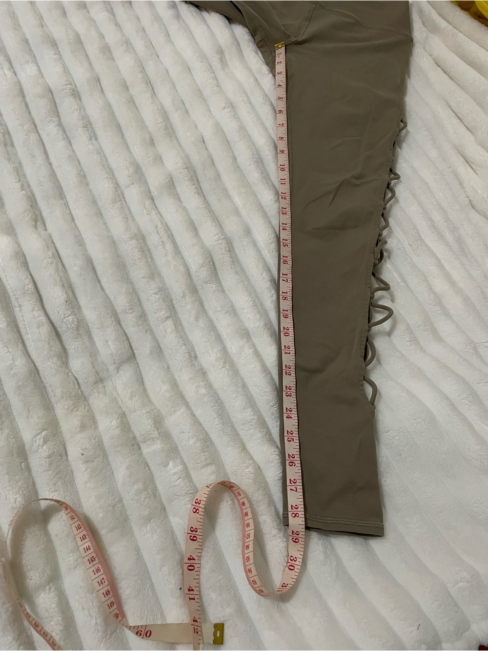 ALO Yoga High-Waist Lattice-Side Leggings - Taupe - Picture 11 of 12